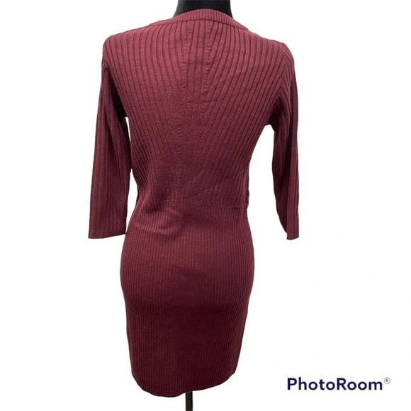 AMOUR VERT Mila Sweater Dress - Picture 11 of 12